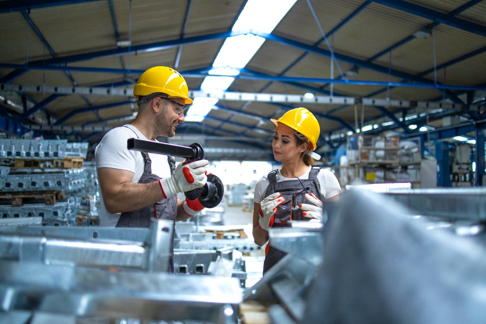 Contrôle qualité de pièces métalliques en usine